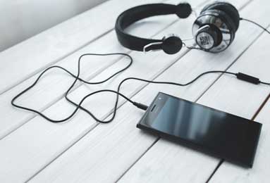 电竞世界杯-年少搭档！美媒晒出特雷-杨和小波特早期AAU赛场视频