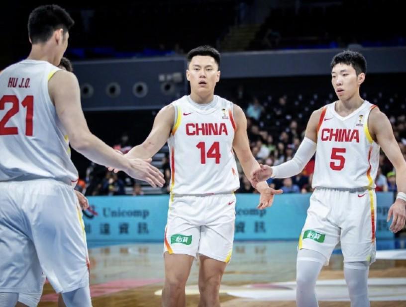 2025电竞世界杯-记者：上海队延长李弘权假期，让新晋奶爸享受初为人父的喜悦